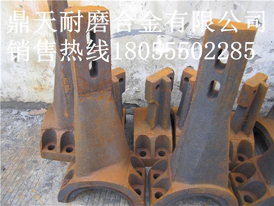 山東圓友750砼攪拌機弧襯板、中刮刀、側刮刀熱銷(xiāo)中