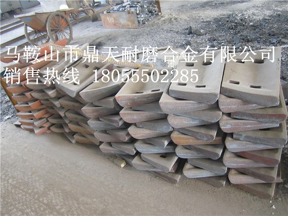 無(wú)錫江加2000混凝土攪拌站弧襯板、中刮刀、側刮刀廠(chǎng)