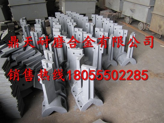 岳首筑路2000瀝青拌合樓側襯板、岳首筑路拌葉片、振動(dòng)篩網(wǎng)價(jià)格