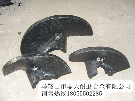洛建瀝青攤鋪機配件，包括葉片、瓦蓋、熨平板低價(jià)供應